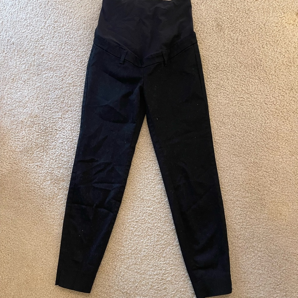 MATERNITY ALERT! 💗💙  H&M Mama capri style black dress pants. Size 4.